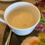 SIZZLE - アーモンンドと浅利のスープ