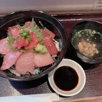 九州まぐろ - まるごと丼1,500円