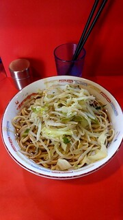 ラーメン二郎 - ラーメン少なめ（麺量270g位）、ニンニクをコール。
クタったビジュアル、味は最高！