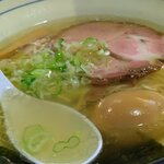 翔鶴 - わたしが愛して止まない「塩らあめん 麺大盛無料」(¥670-税込)です。どうぞ篤とご覧あれ。