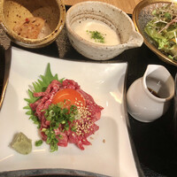 北新地 肉料理 名門 - ユッケ