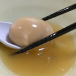 翔鶴 - 最後の最後までとっておいた煮玉子をひと口でパクッ、モグモグモグモグモグモグ。スープをぜーんぶ飲み干してフィニッシュ！