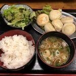 Taishuu Izakaya Daikakumei Areya Koreya - 丸餃子定食 550円＋税