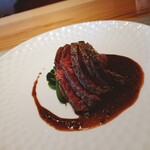 ラ キュイジーヌフランセーズ シキ - 牛のささみ マスタード赤ワインソース