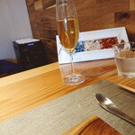 ラ キュイジーヌフランセーズ シキ - ノンアルのスパークリング