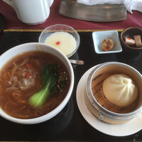 謝朋殿 幕張店 - フカヒレラーメン