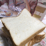 高級食パン専門店 リップを塗る前に - 