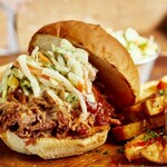 TAKIEY - Smoked Pulled Pork Burger