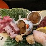 新和食 きくい - 生馬刺し盛り合わせ たてがみ,ロース,フタエゴ,上バラ