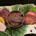 新和食 きくい - 生馬刺し盛り合わせ タン元,生レバー,たてがみ,ロース