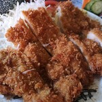 えびすや - チキンカツのアップ