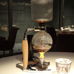 ムニ アラン デュカス - プレスのジュ　香り着け中