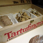 ムニ アラン デュカス - イタリア産　アルバの白トリュフ　ブラボー