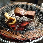 炭火焼肉 肉刺し にく式 - 