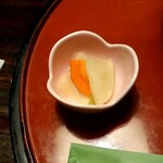 鷹の羽そば処 - 柚子の香る漬物