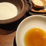 ランチ（１５７５円）で最初に出てくる豆腐のセット