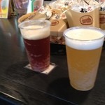 松江堀川地ビール館 ビアレストラン - 左がペールエール、右がヴァイツェン