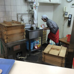 二見の豚まん - 熱々以外はプラケースから