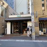 otonari屋 - 大名２丁目に出来た日本初の”タダ活“アプリ「otonari」の新業態としての飲食店です。 