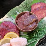 新和食 きくい - 馬刺し盛り合わせ(２人分)