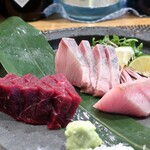 ぼちぼち - 生ミンククジラと 北海道の天然鰤のお造り