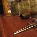 Bistro Panda - 店内はカウンター席のみ。