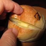 Bistro Panda - 切れ目が有って、中にバター