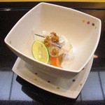 日本料理 旬菜和田 - 河豚のてっさと鉄皮に河豚の卵巣糠漬の手ほぐしがけ。