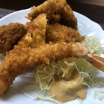 居喰処 光 - 2020/10/25
      本日の日替り ミックスフライ定食 500円