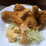 居喰処 光 - 2020/10/25
      本日の日替り ミックスフライ定食 500円