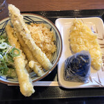 Marugame Seimen - ごぼう天うどん（並）
      ¥490
      かれい天
      ¥150
      こんぶおむすび
      ¥140