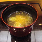 日本料理 旬菜和田 - 穴子の骨で出汁を摂った味噌汁。