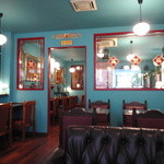 萬來行カフェ - 喫煙席ソファーから望む②