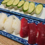 辰寿し - 赤身、烏賊、胡瓜寿司はギャグ(笑)