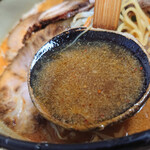 ラーメンばやし - 薄口のピリ辛スープ