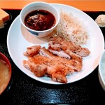すすきの食堂  - チキンステーキ定食（おろしポン酢、玉子焼き・ポテサラ）980円