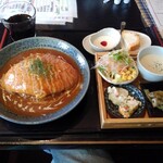 ビストロ ホームバウンド - オムレツライス大盛