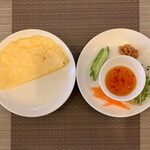 タイ国料理　チャイタレー - ハーフ＆ハーフ（カオ・パッ・ガパオ、ヤム・ウン・セン） ¥1,000 の前菜