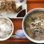 A-Z あくね ラーメンコーナー - AZラーメン　餃子、ごはんセット　税込600円というコスパの良さ！