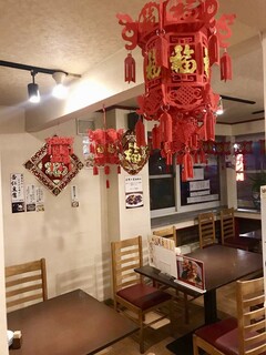 中国日隆園 - テーブル席