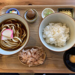 かつお節を楽しむお店 ルンルン邸 - かけうどん＋ごはん＋たまご