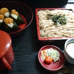 安曇野 - 天むすの蓋オープン