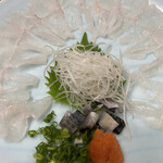 日本料理 日の出 - ハモの薄造り