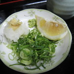 Teuchi Udon Shikokuya - 冷やしかき揚げうどんの薬味