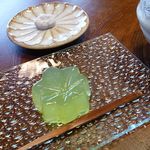 お抹茶と季節の生菓子 840円