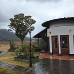 カーブドッチ - レストラン　トラヴィーニュ