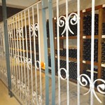 カーブドッチ - 地下にワイン熟成蔵があります