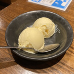 Maguro Katsugyo Sakanadoujou - 食後のアイスクリーム（290円）