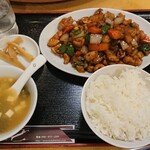 龍華飯店 溝ノ口店 - 鶏肉とカシューナッツ炒め￥830-