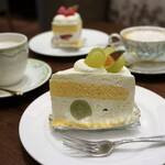 羅座亜留 - シャインマスカットのショートケーキ